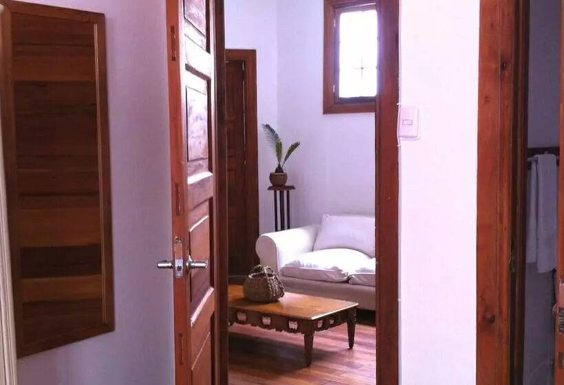 Hotelli Travesia Bed And Breakfast