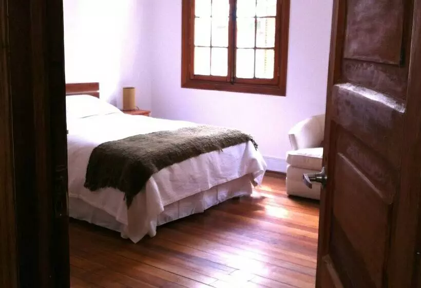 Hotelli Travesia Bed And Breakfast