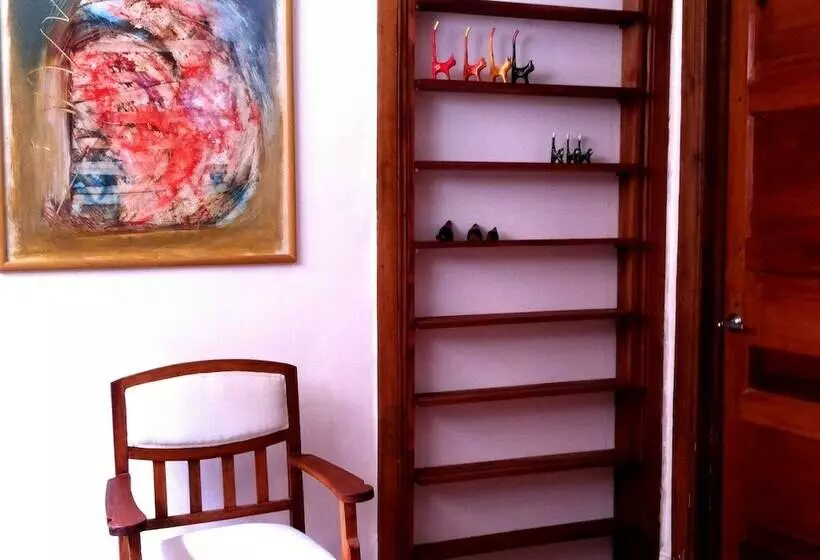 Hotelli Travesia Bed And Breakfast