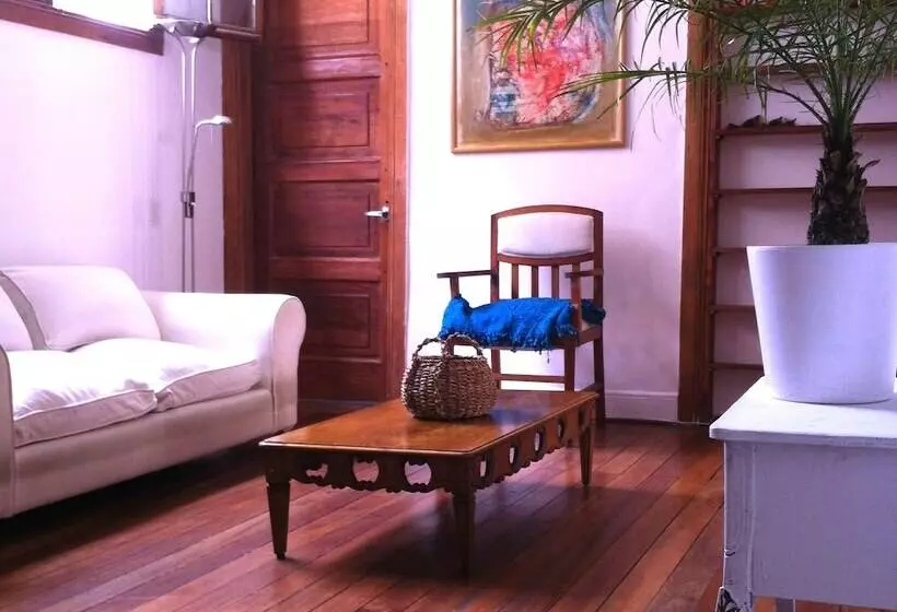 Hotelli Travesia Bed And Breakfast