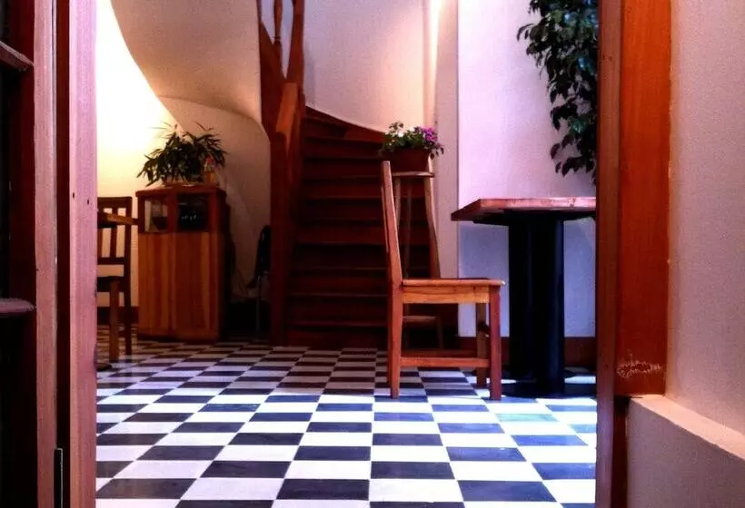 Hotelli Travesia Bed And Breakfast