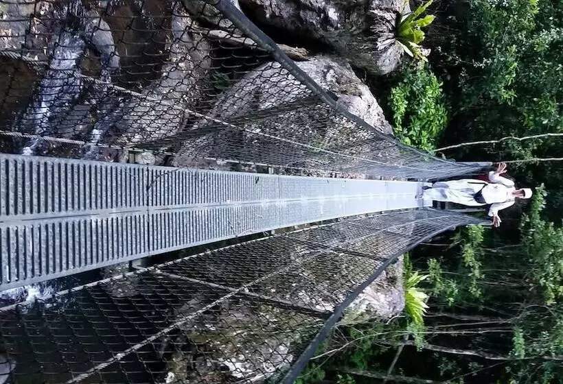 ベッドアンドブレックファースト Hunchy Hideaway