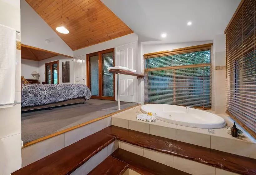 ベッドアンドブレックファースト Hunchy Hideaway