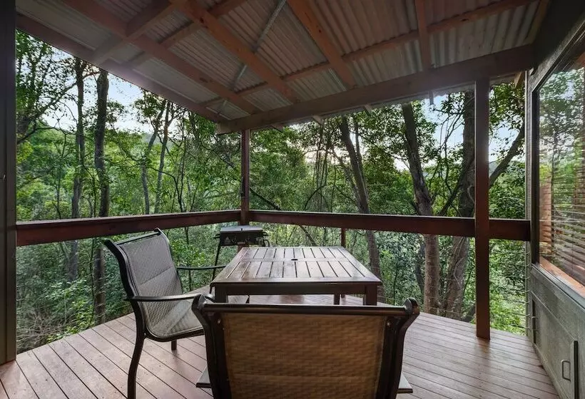 ベッドアンドブレックファースト Hunchy Hideaway