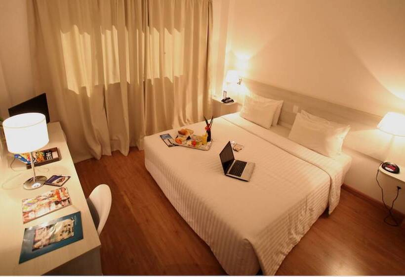 בית מלון כפרי Camaçari Plaza