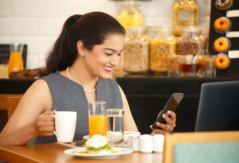 ホテル Fairfield By Marriott Pune Kharadi