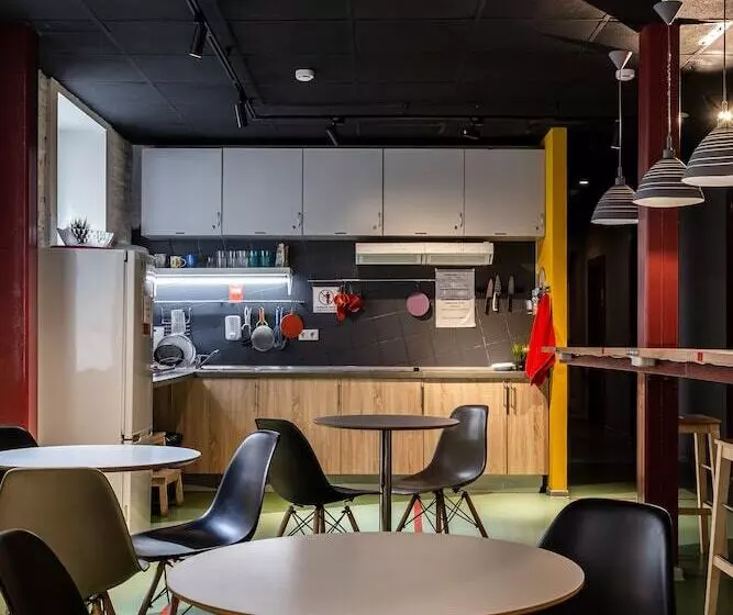 هتل Hostels Rus   Chistye Prudy