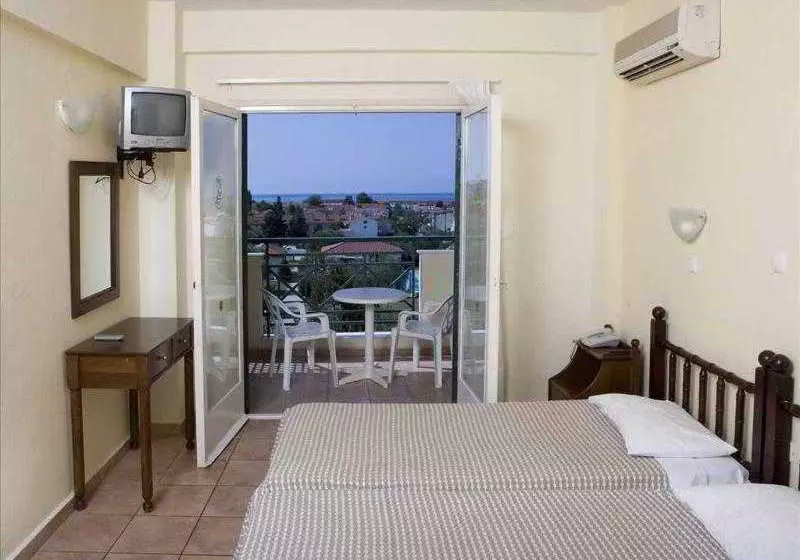 Отель Julia Studios