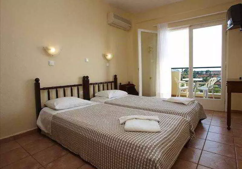 Отель Julia Studios