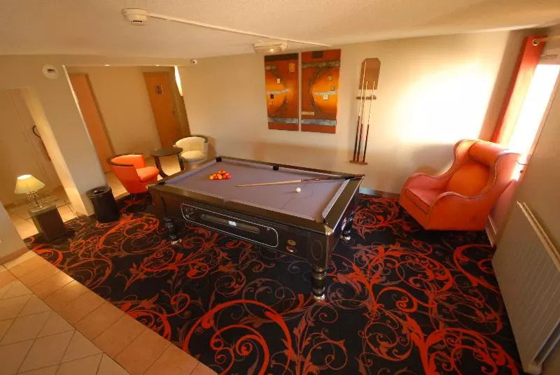 酒店 Logis Hôtel L Orée De Chartres Barjouville