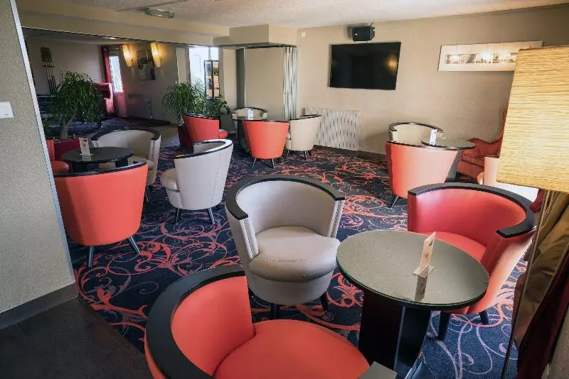 酒店 Logis Hôtel L Orée De Chartres Barjouville