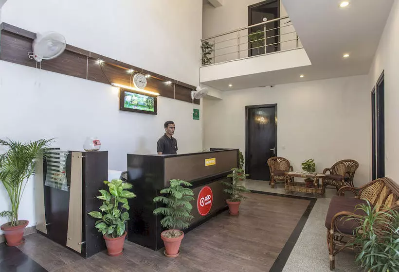 ホテル O Golf Stays Near Aravali Biodiversity Park