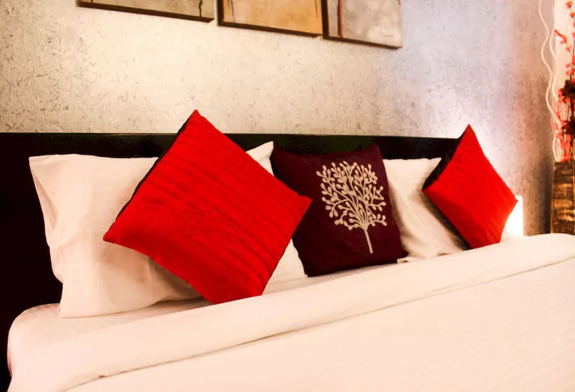 ホテル O Golf Stays Near Aravali Biodiversity Park