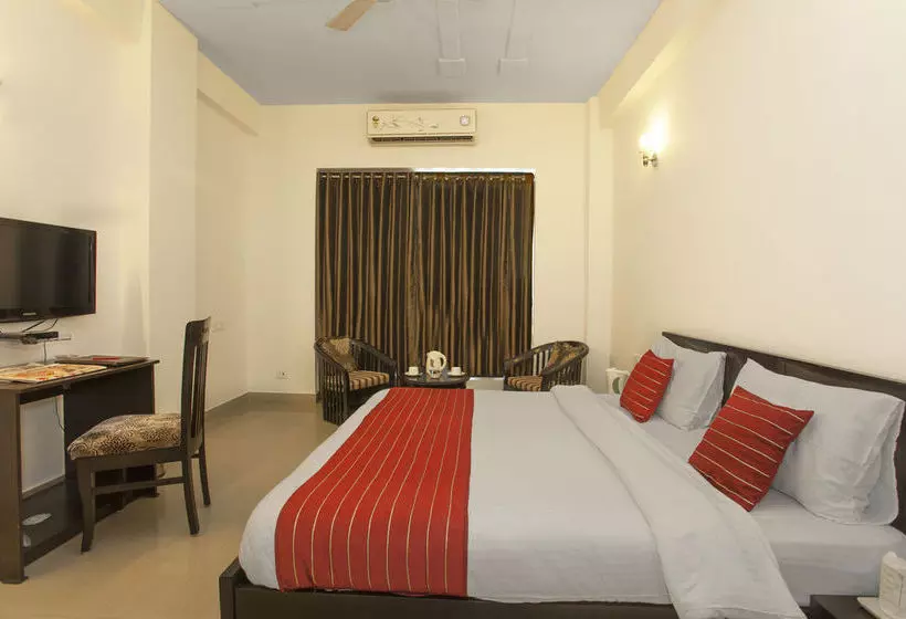 ホテル O Golf Stays Near Aravali Biodiversity Park
