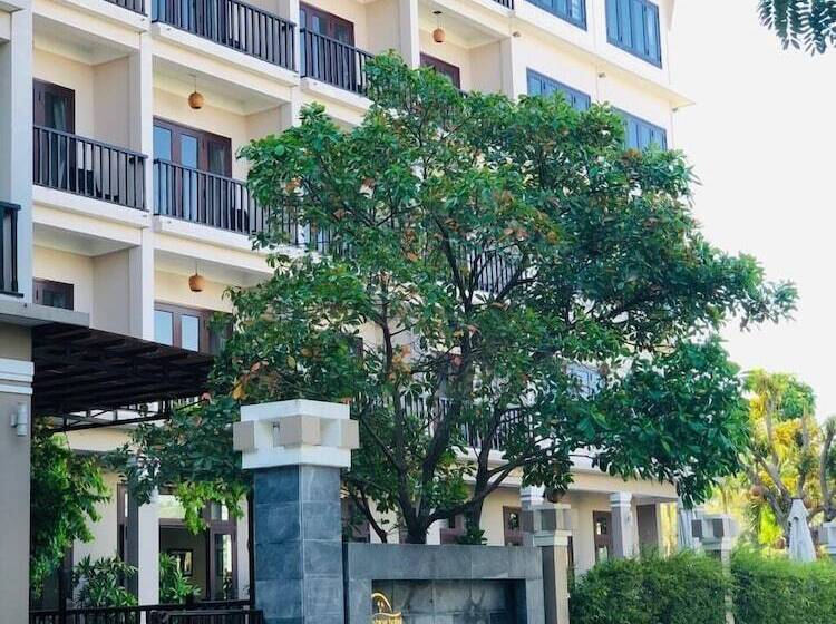 هتل Sunshine  Hoi An