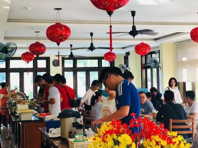 هتل Sunshine  Hoi An