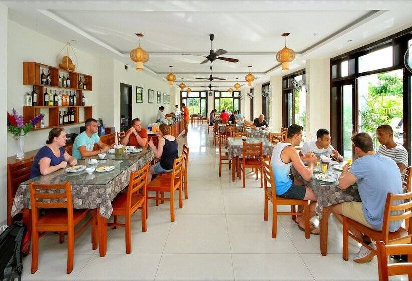 هتل Sunshine  Hoi An