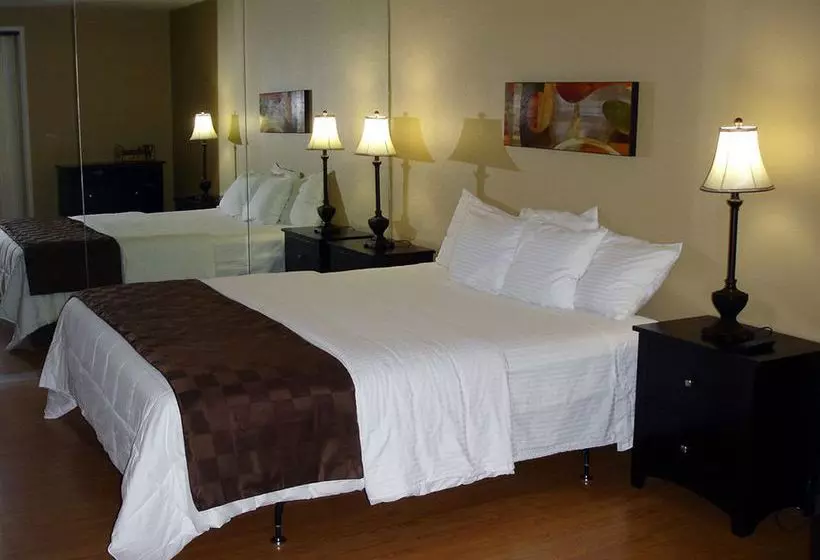 Отель The Inn At Silver Lakes