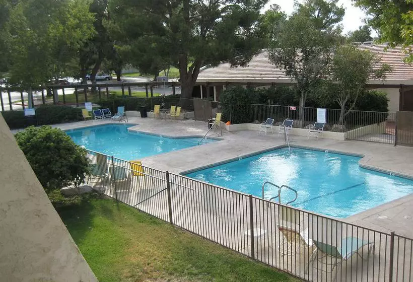 Отель The Inn At Silver Lakes