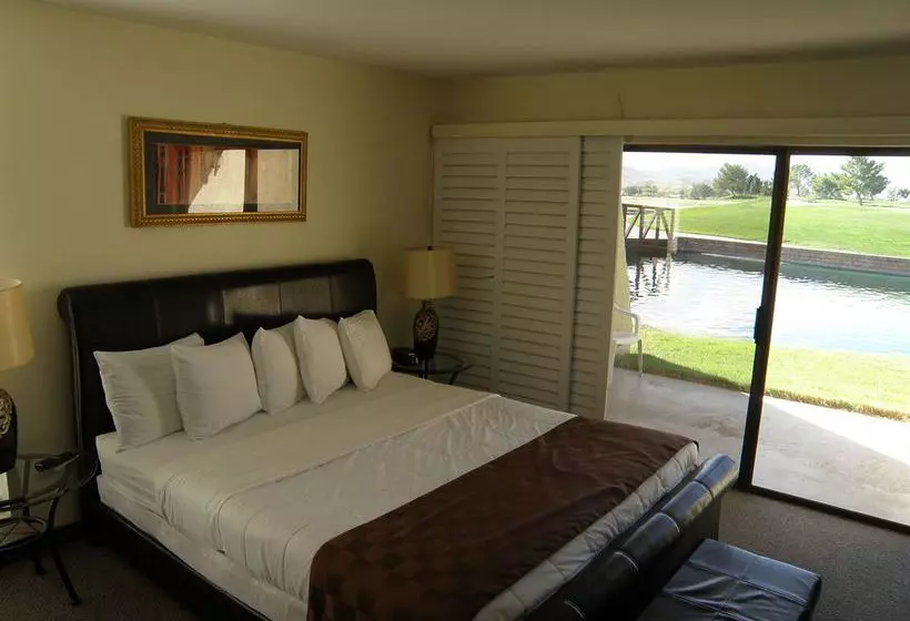 Отель The Inn At Silver Lakes