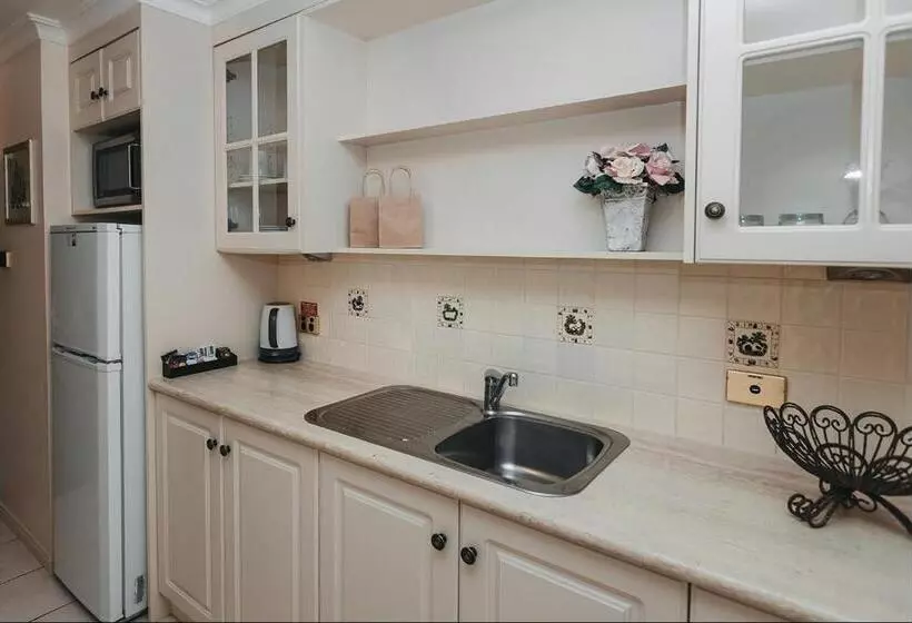 هتل The Lawson Riverside Suites