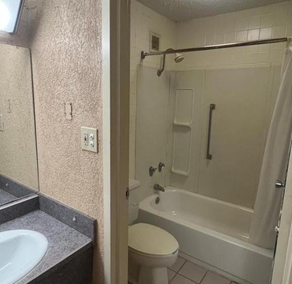 The Lodge Hotel And Banquets