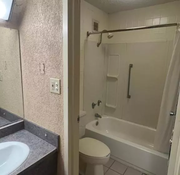 The Lodge Hotel And Banquets