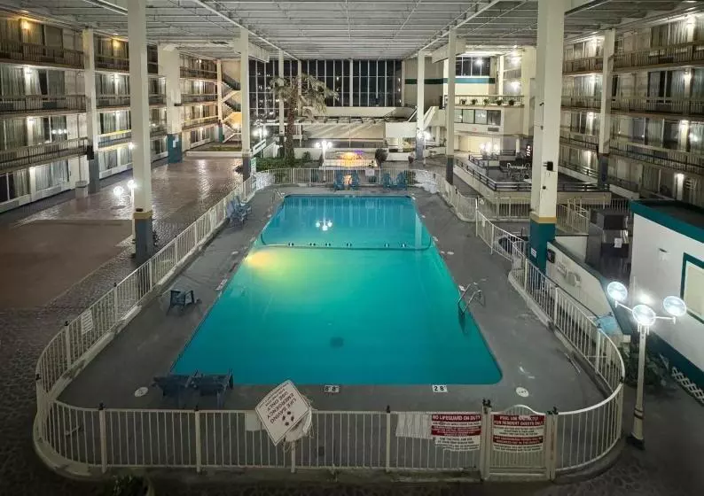 The Lodge Hotel And Banquets