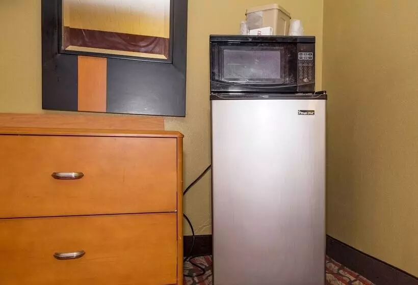 Мотель B More Inn