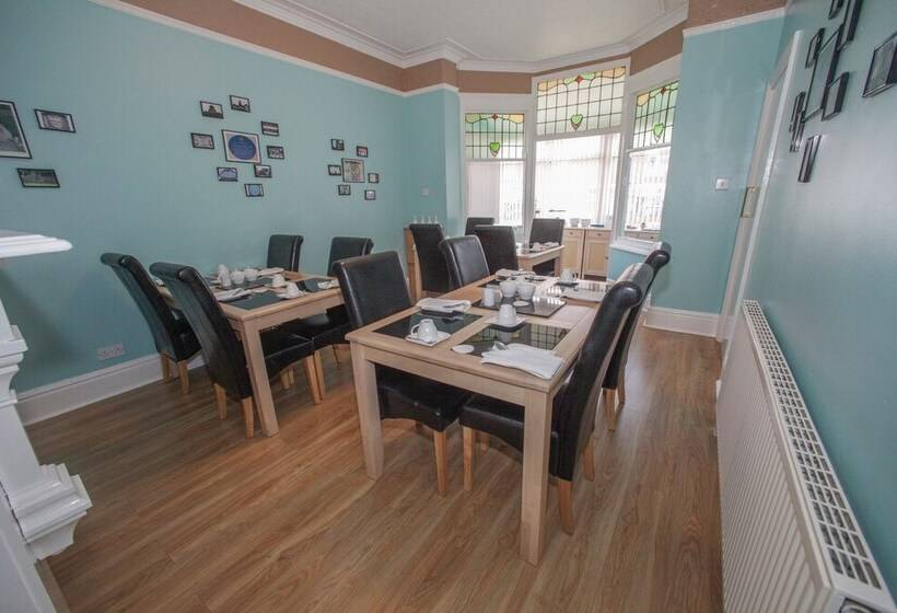 Пансион Tower House Executive Guest House