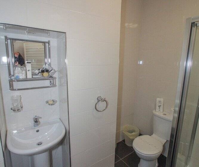 Пансион Tower House Executive Guest House