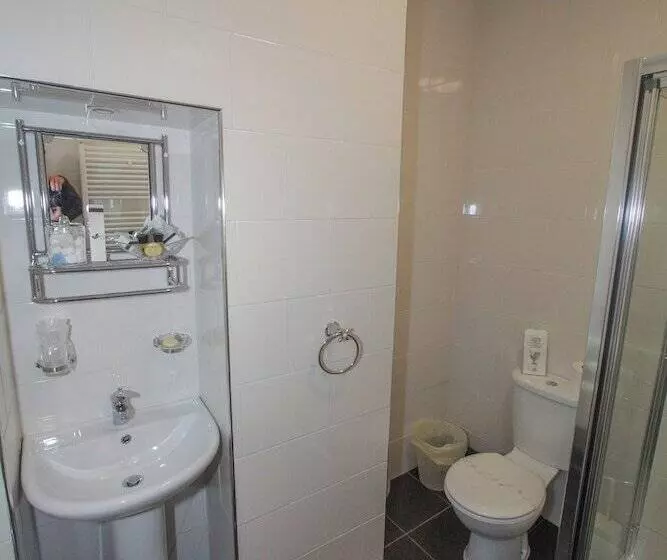 Пансион Tower House Executive Guest House