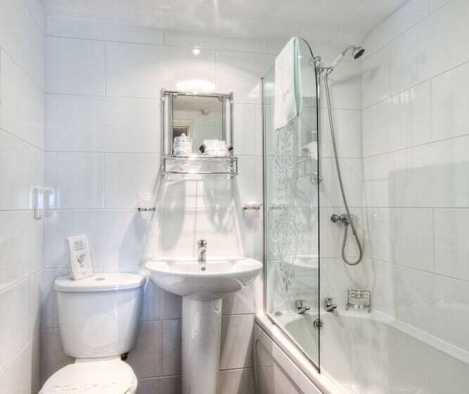 Пансион Tower House Executive Guest House