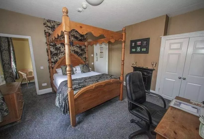 Пансион Tower House Executive Guest House