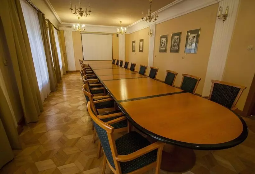 Hotelli Rytwiany Pałac