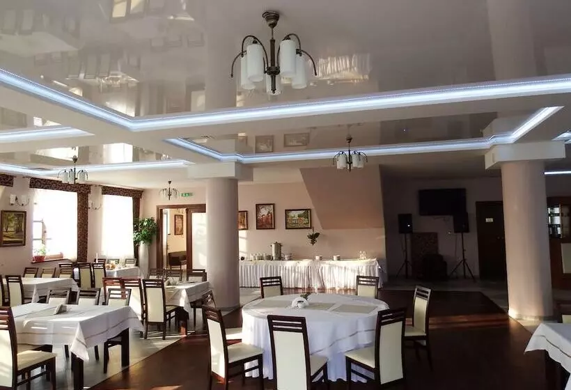 Hotelli Rytwiany Pałac