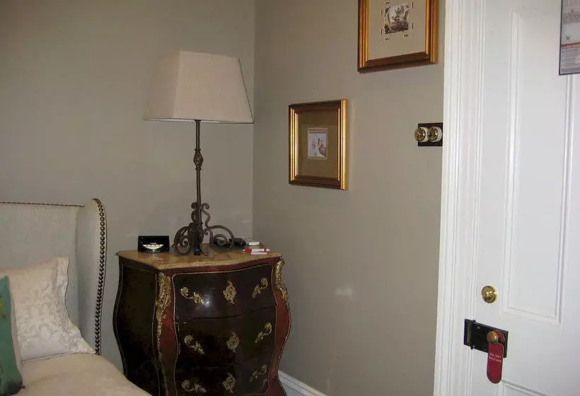 צימר Finches Country Guesthouse Hotel Beechworth