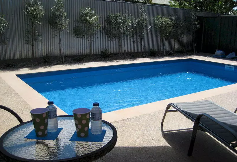 צימר Finches Country Guesthouse Hotel Beechworth