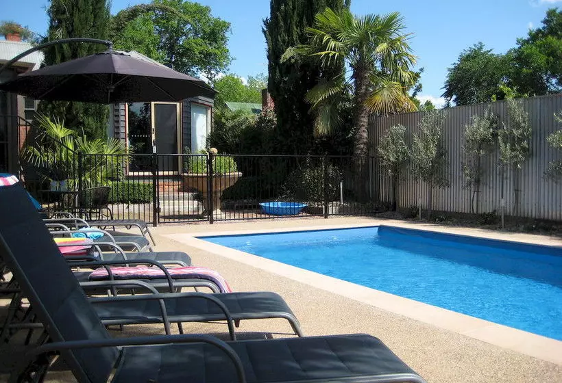 צימר Finches Country Guesthouse Hotel Beechworth