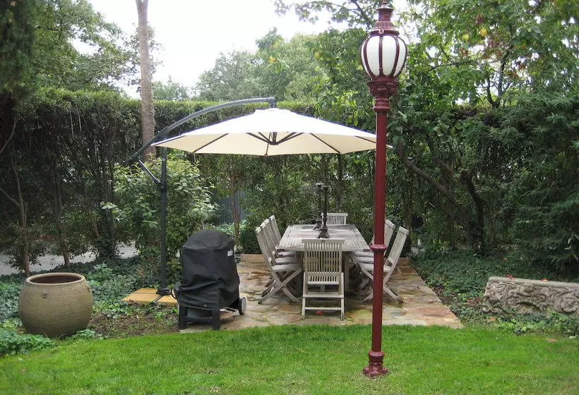 צימר Finches Country Guesthouse Hotel Beechworth