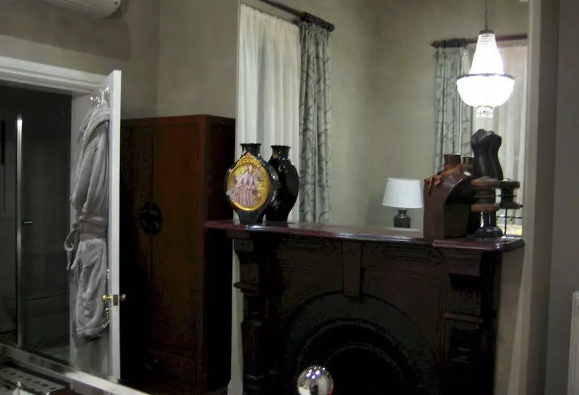 צימר Finches Country Guesthouse Hotel Beechworth