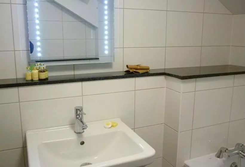 هتل Magnolia Park , Golf & Country Club