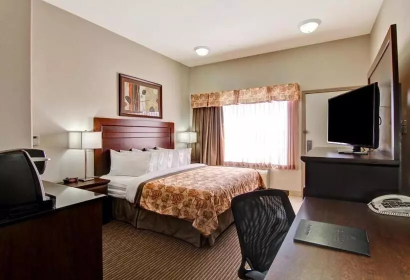 Отель Coast Weyburn