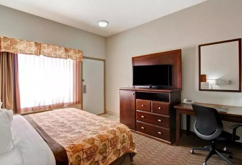 Отель Coast Weyburn