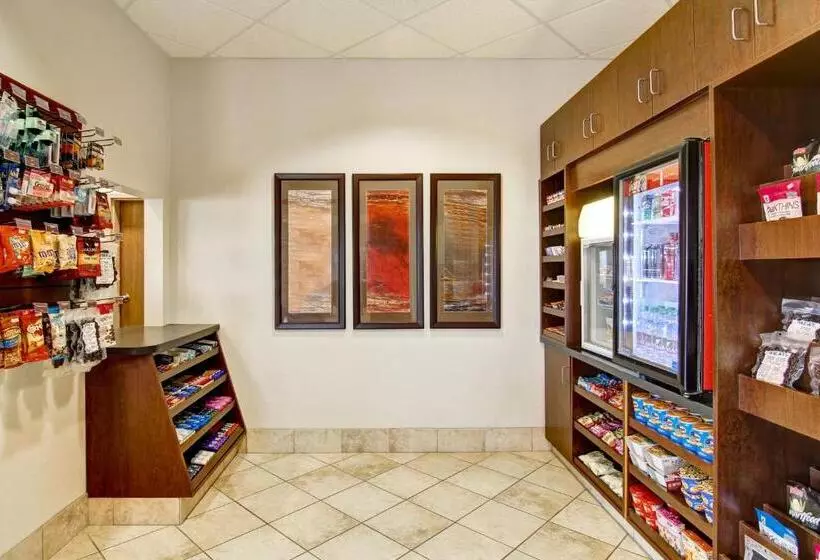 Отель Coast Weyburn