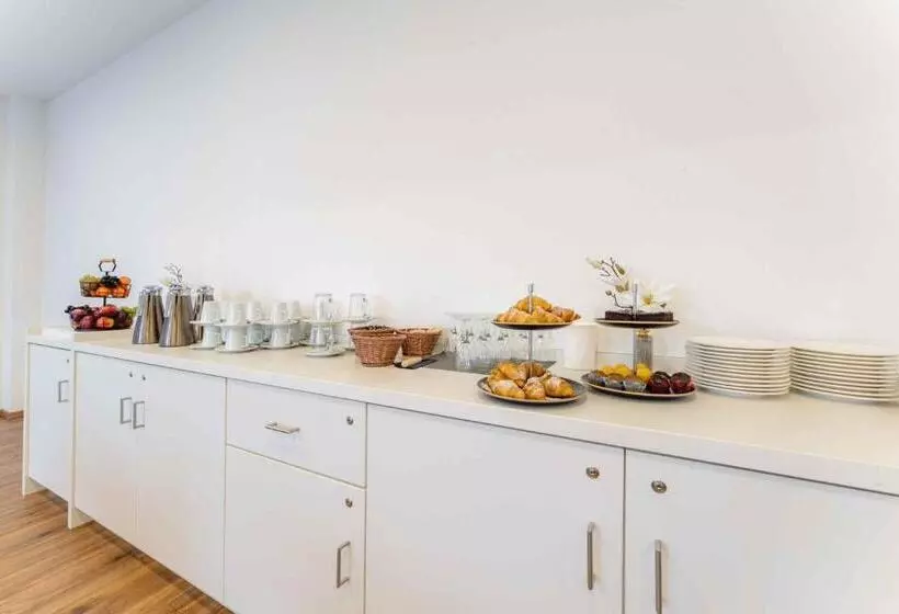 Отель Plaza Inn Dachau München