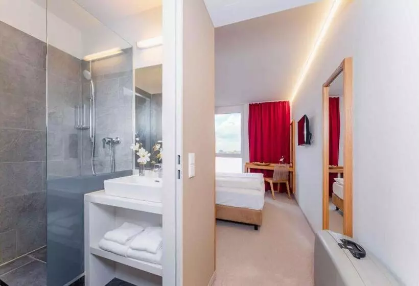 Отель Plaza Inn Dachau München