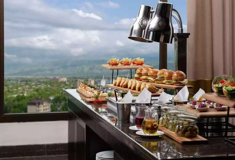 هتل Hilton Dushanbe