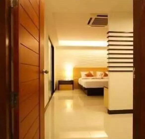 酒店 Kalim Beach Place