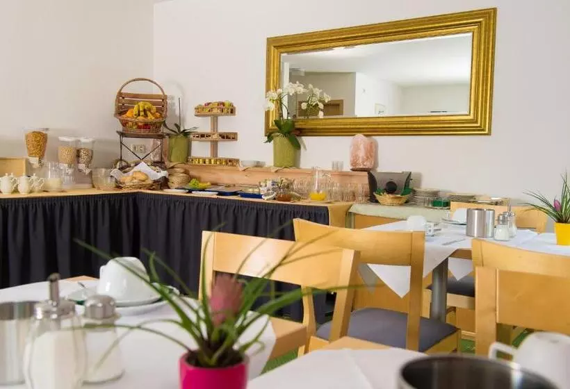 Отель Leo Muhlhausen